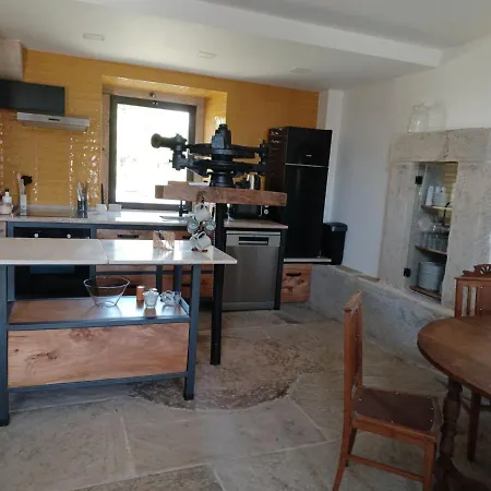 Adega Residências Artísticas - Perto De Lisboa