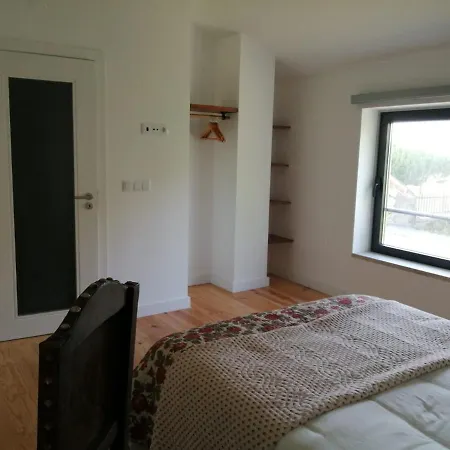 Maison d'hôtes Adega Residências Artísticas - Perto De Lisboa Almargem (Sobral de Monte Agraco)
